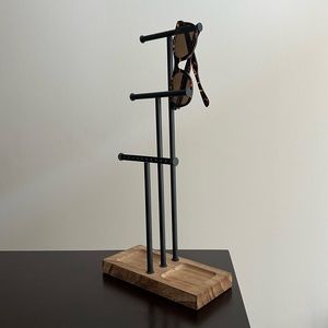 Simple Metal Jewelry Stand